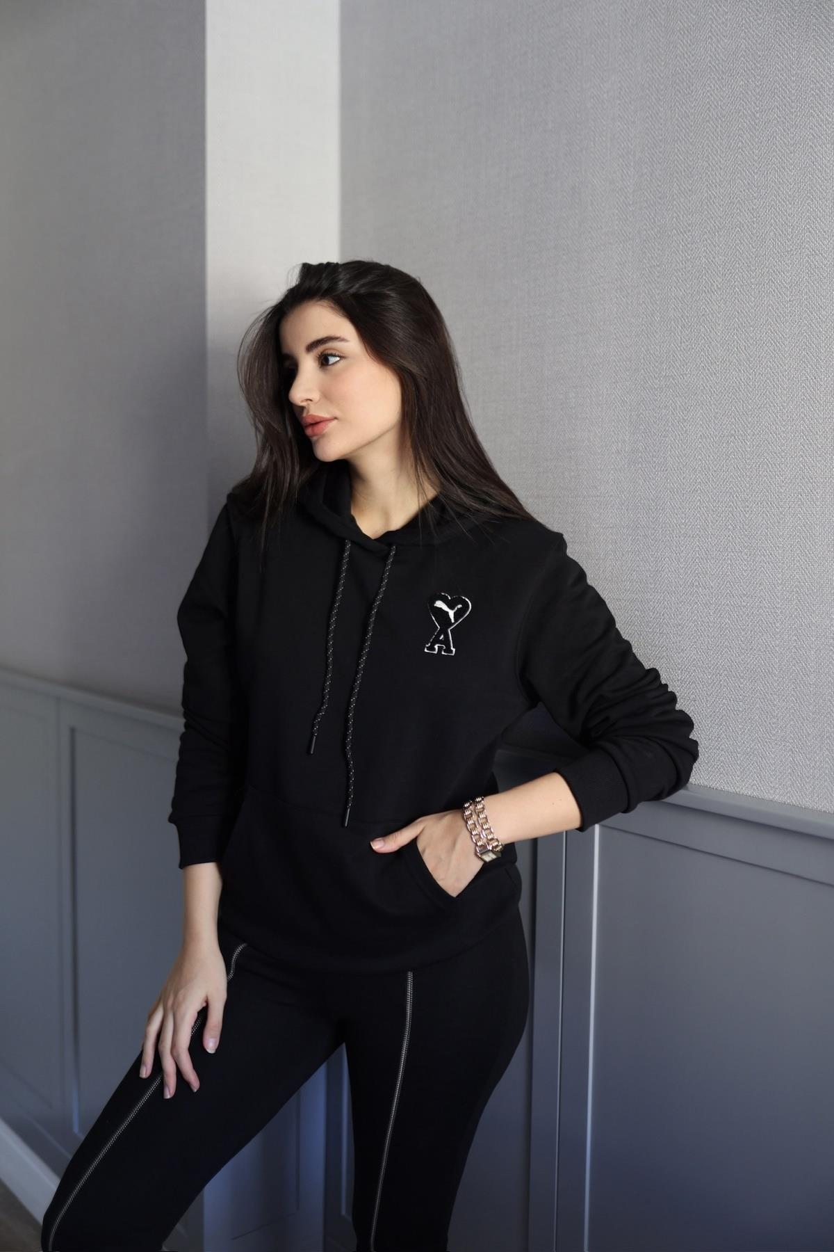 Kalp Figürlü Siyah Sweatshirt