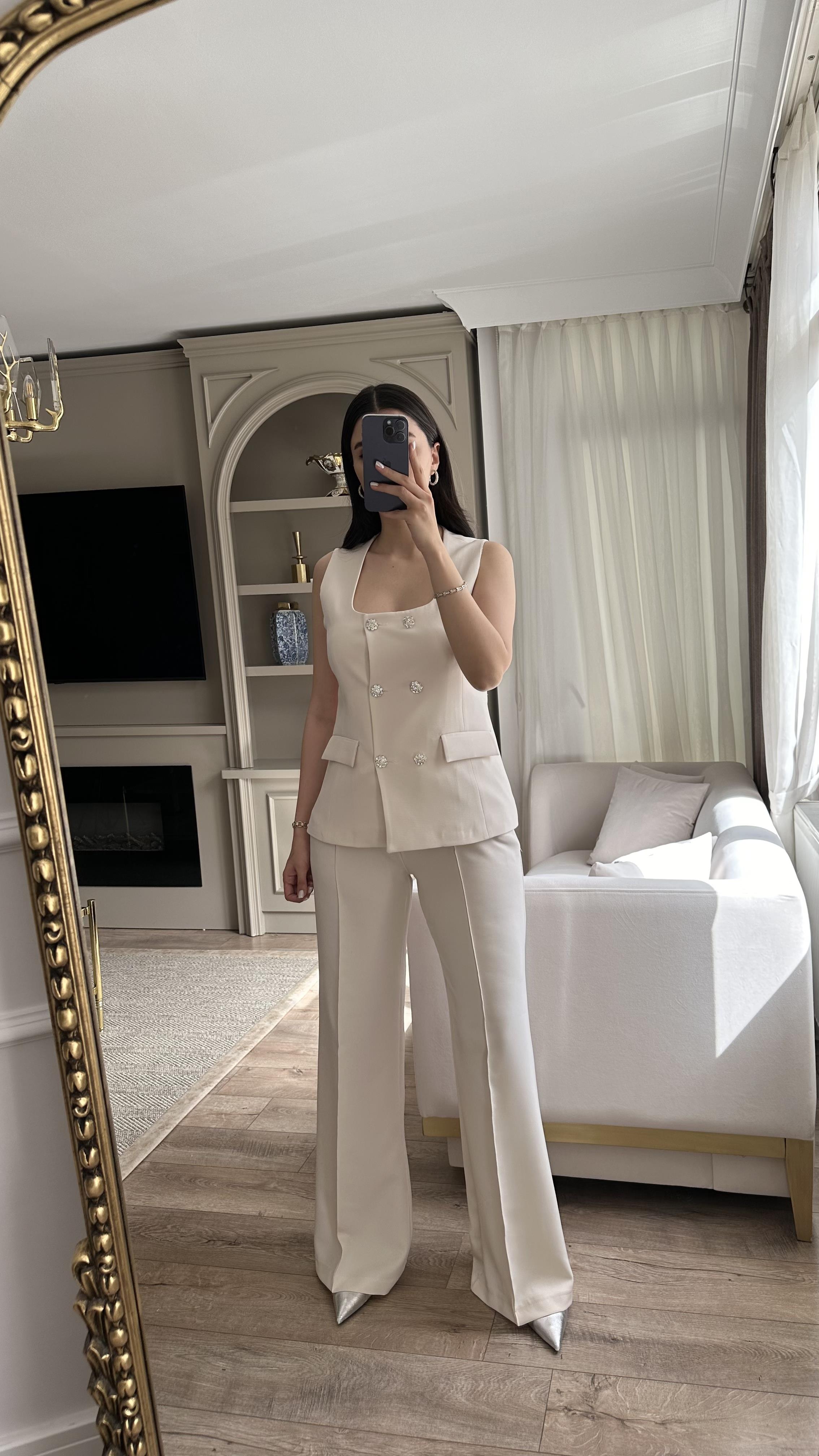 Kare Yaka Krem Takım