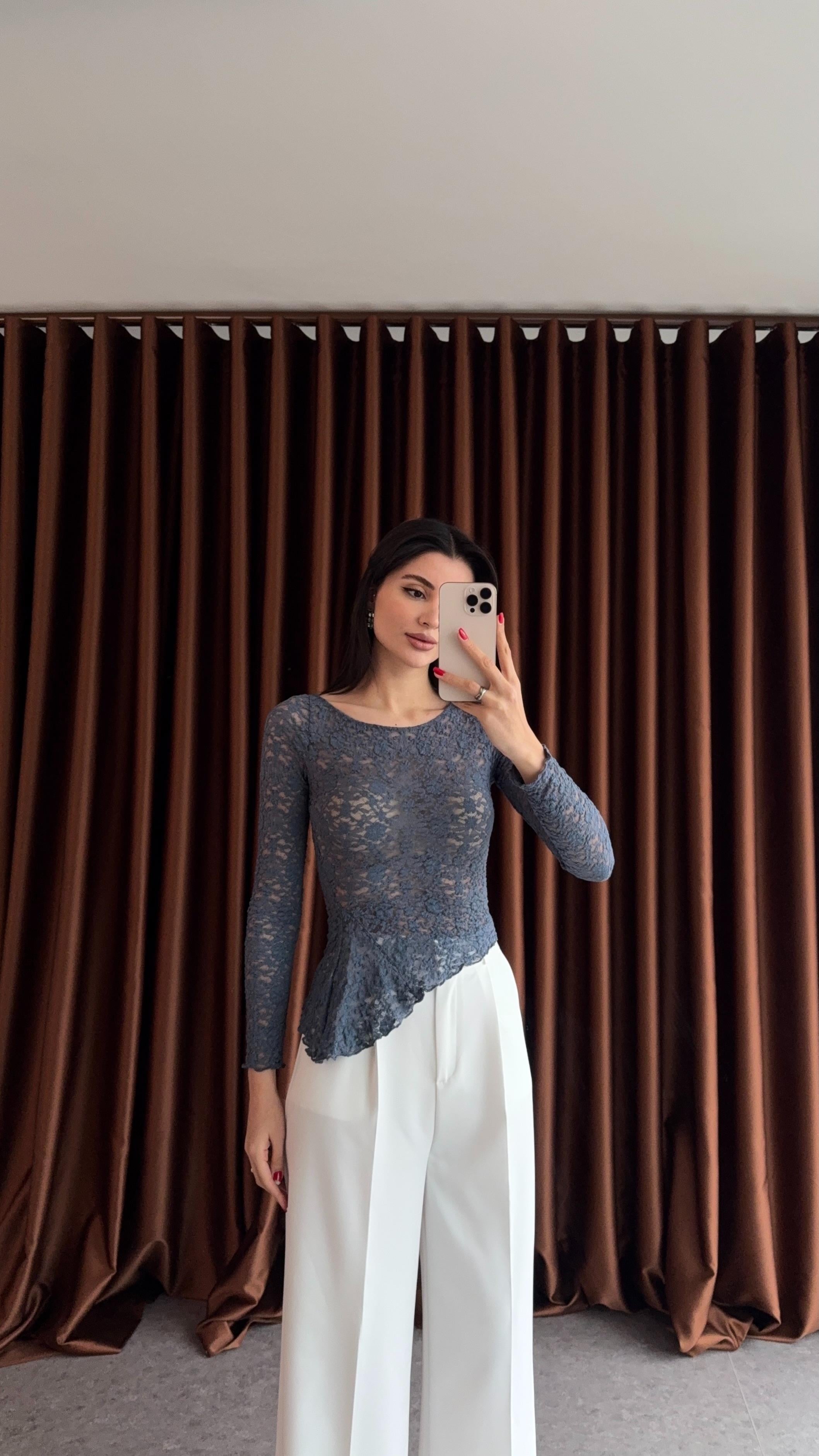 Kayık Yaka Dantelli Mavi Bluz