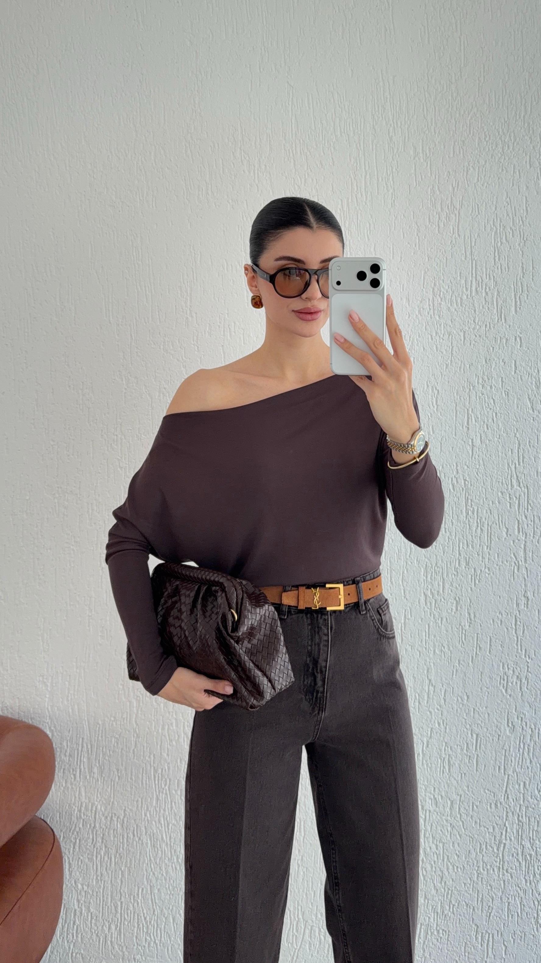 Kayık Yaka Kahverengi Bluz