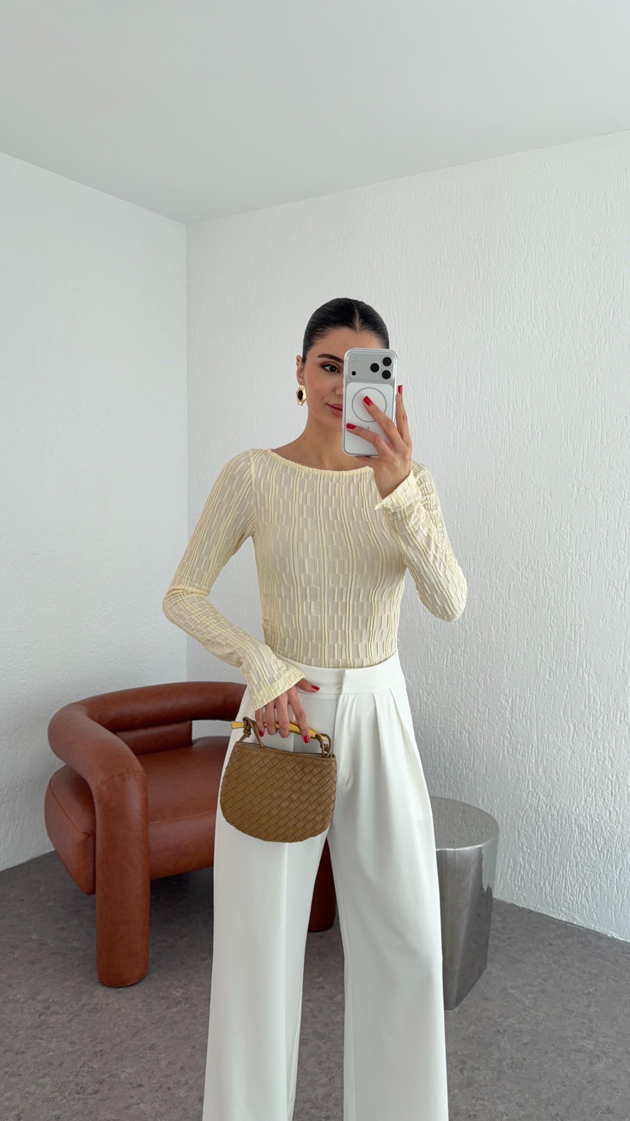 Kendinden Desenli Sarı Bluz