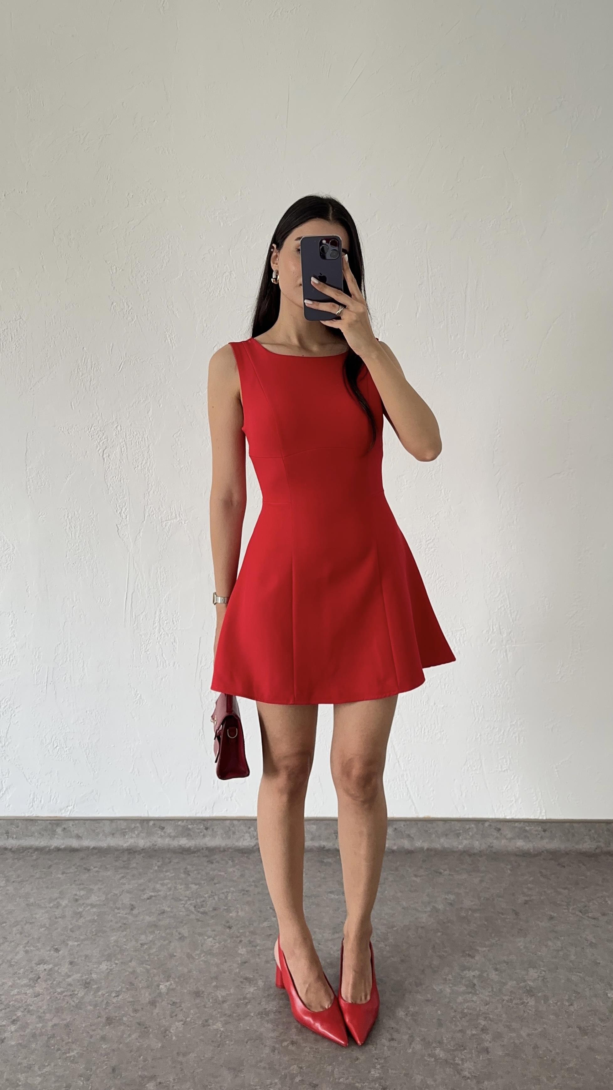 Kırmızı Çan Elbise