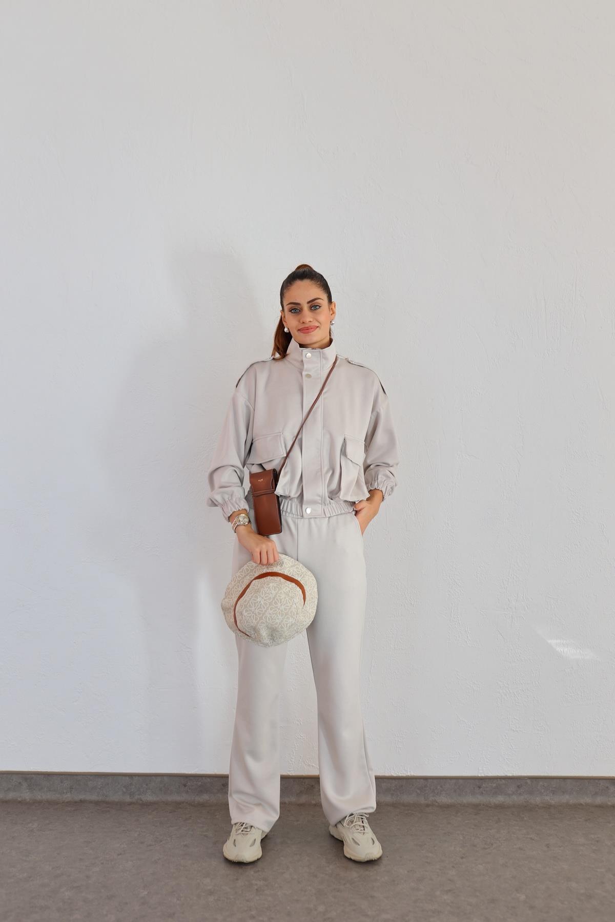Model Likralı Gri Eşofman Takım