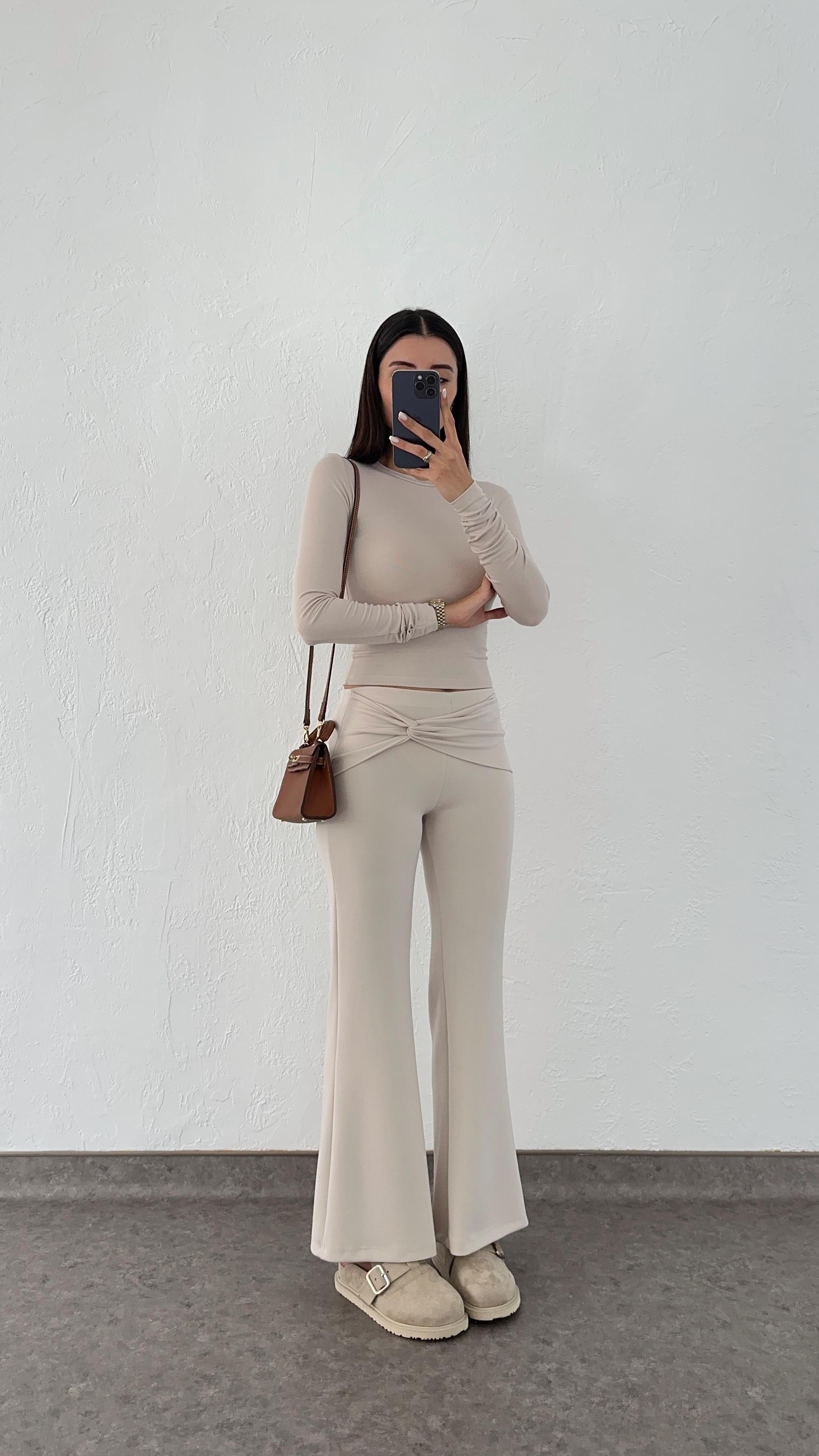 Önü Düğümlü Krem Pantolon