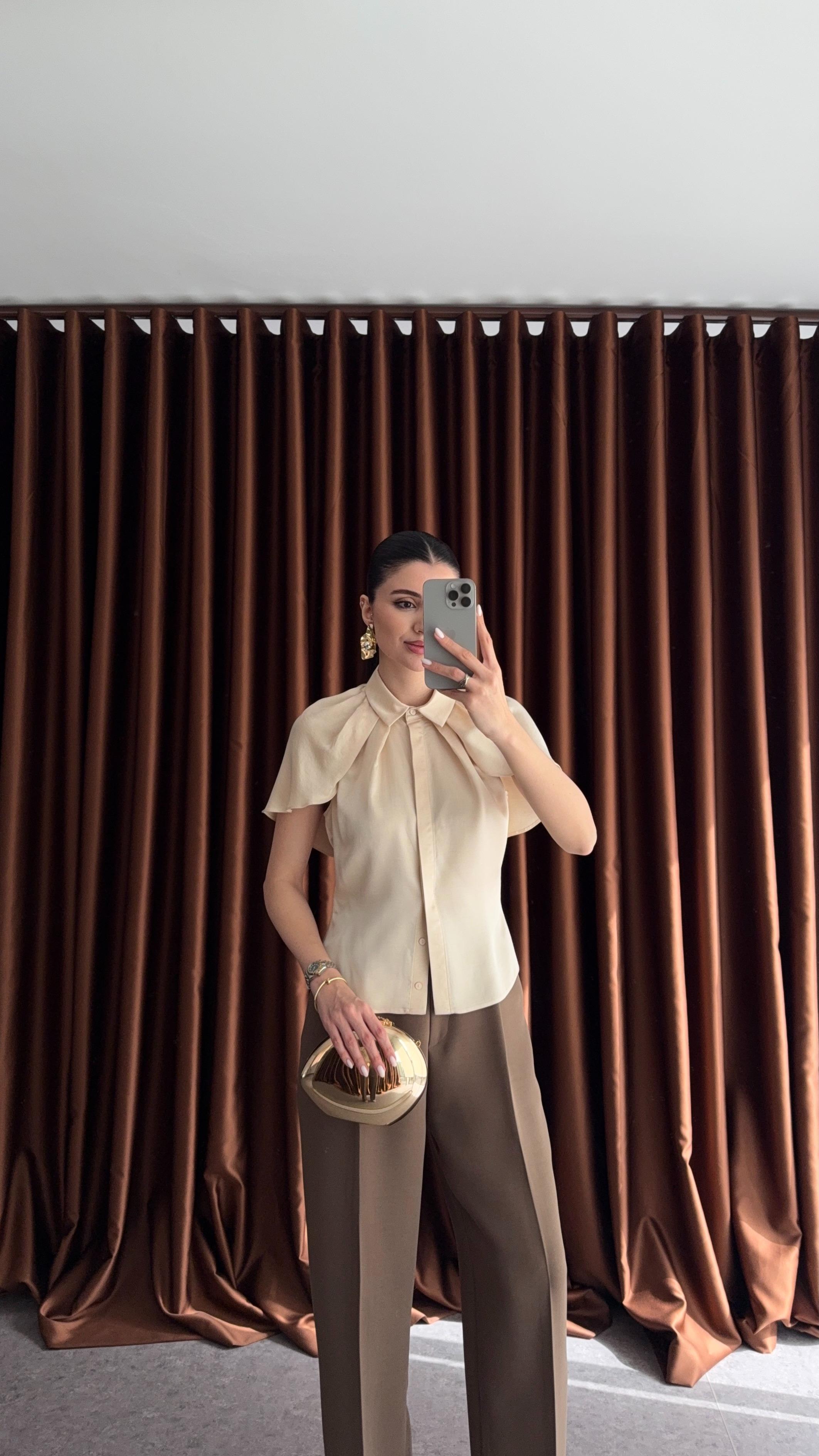 Pelerinli Saten Gömlek