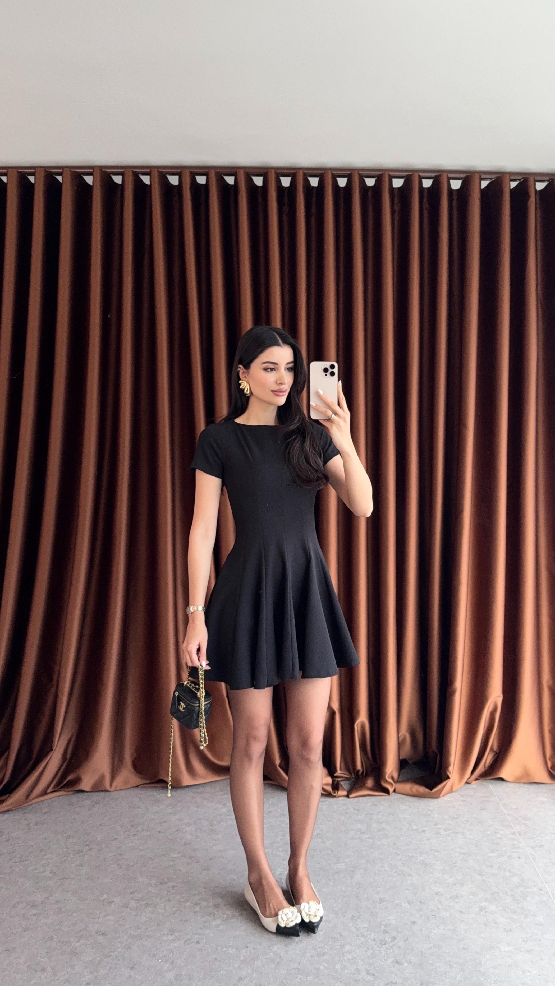 Pileli Siyah Çan Elbise