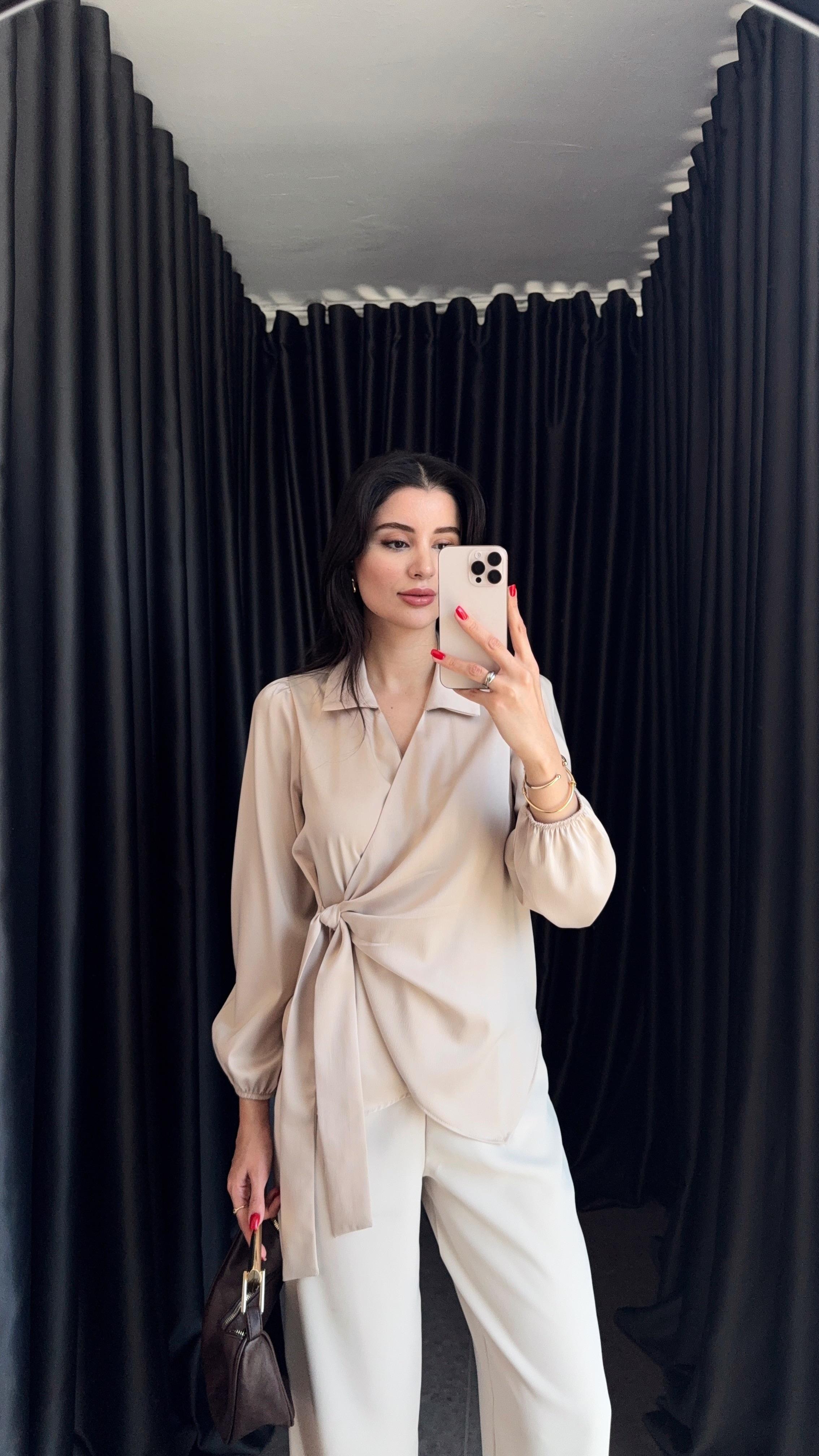 Saten Bağlamalı Şampanya Bluz