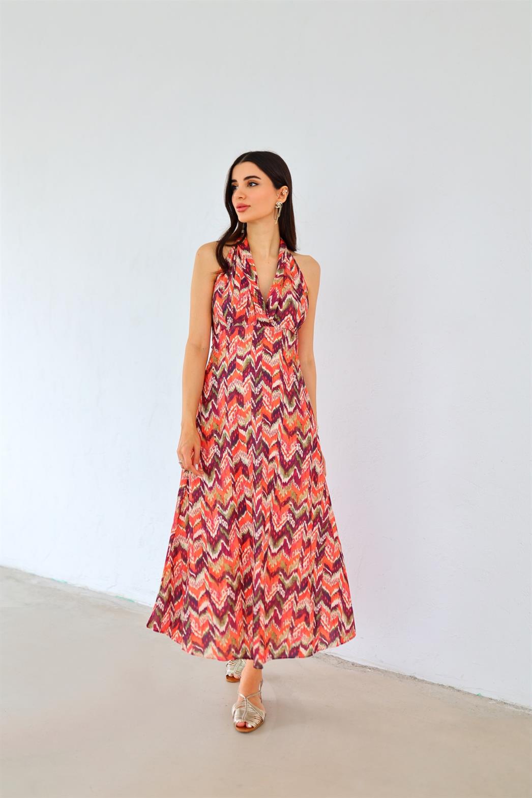 Sırt Boncuklu Uzun Elbise