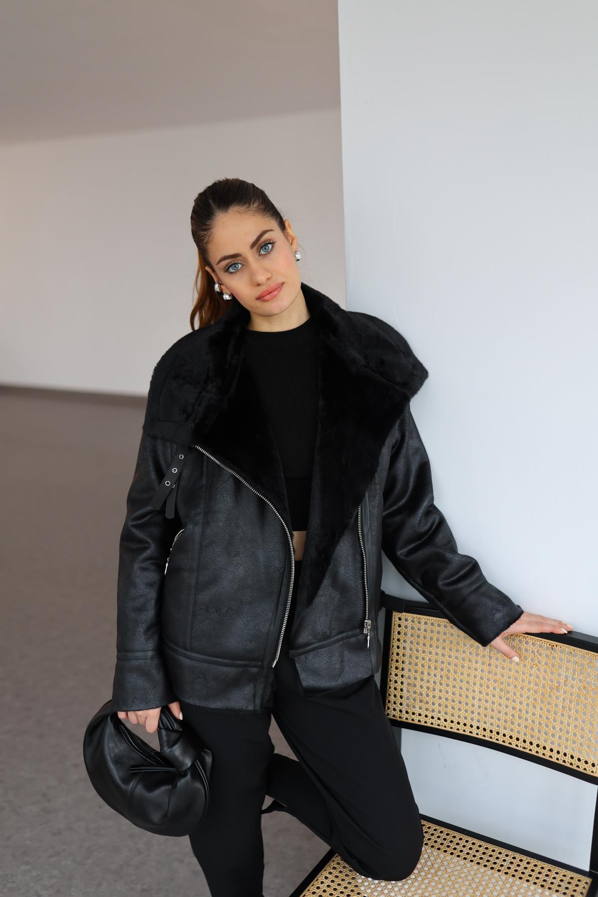 Siyah Kürklü Kısa Kaban