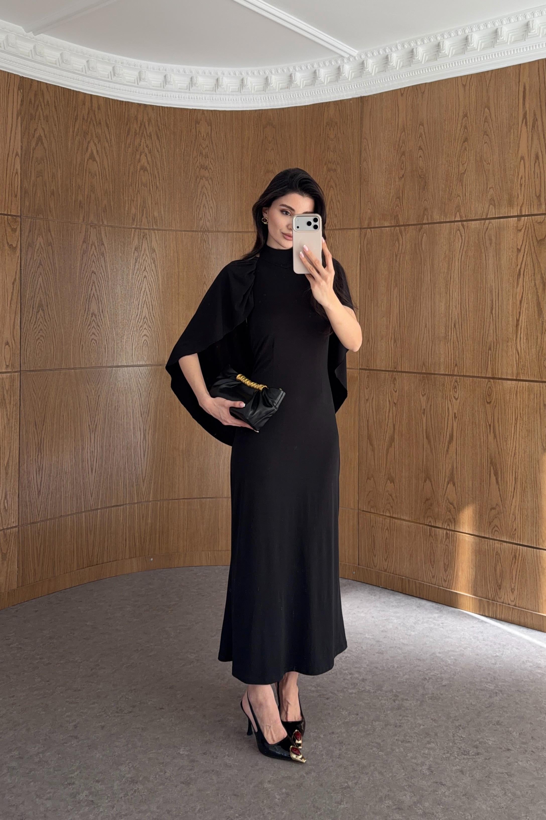 Siyah Pelerinli Maxi Elbise