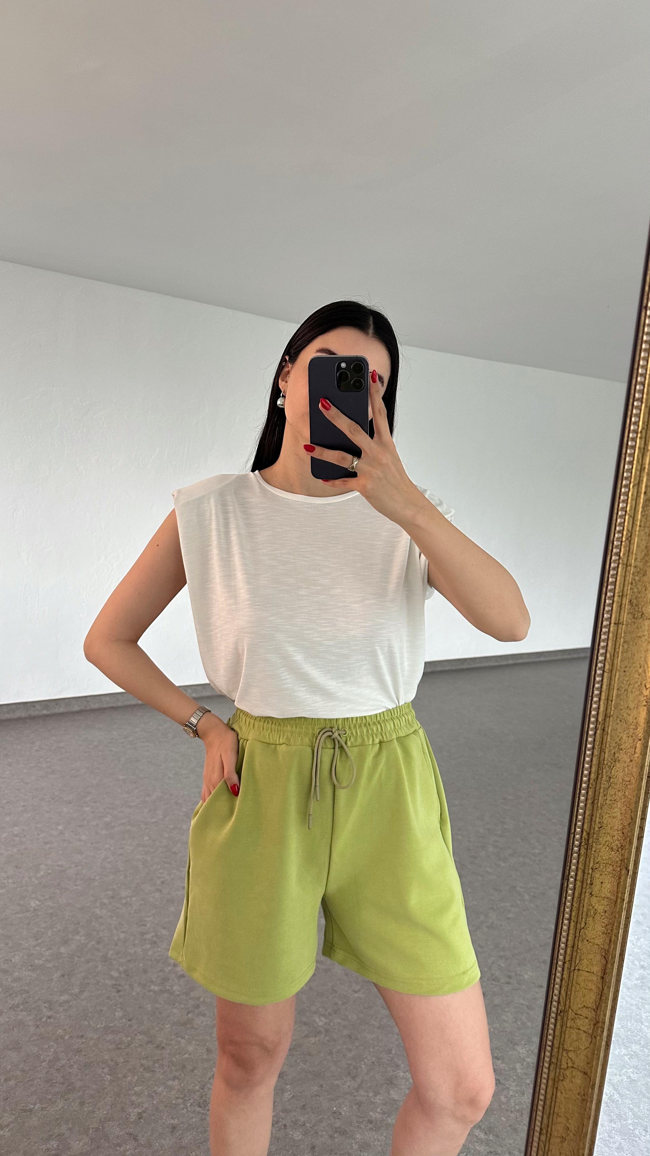 Vatkalı Beyaz Basic Tshirt