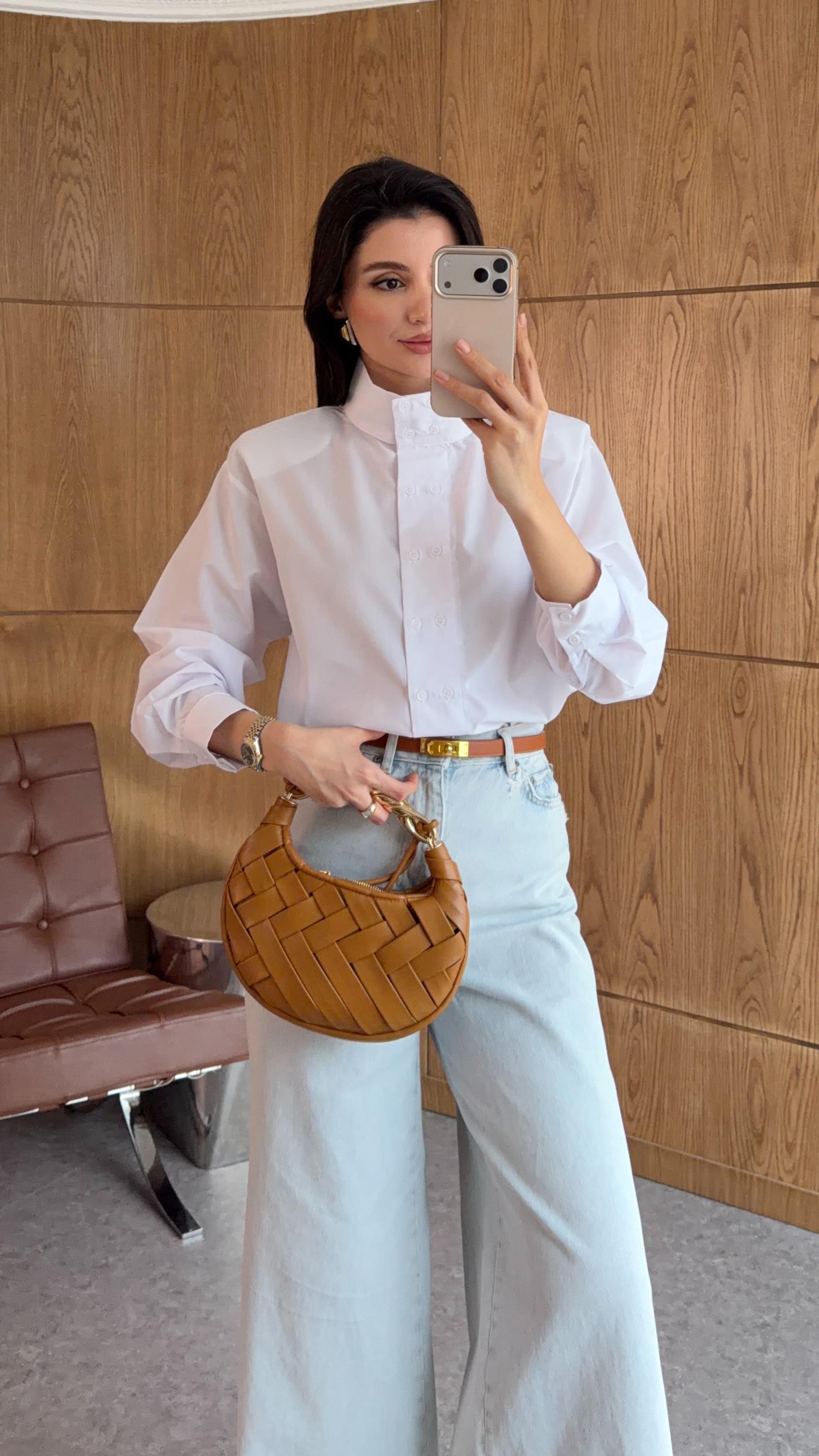 Vatkalı Beyaz Gömlek