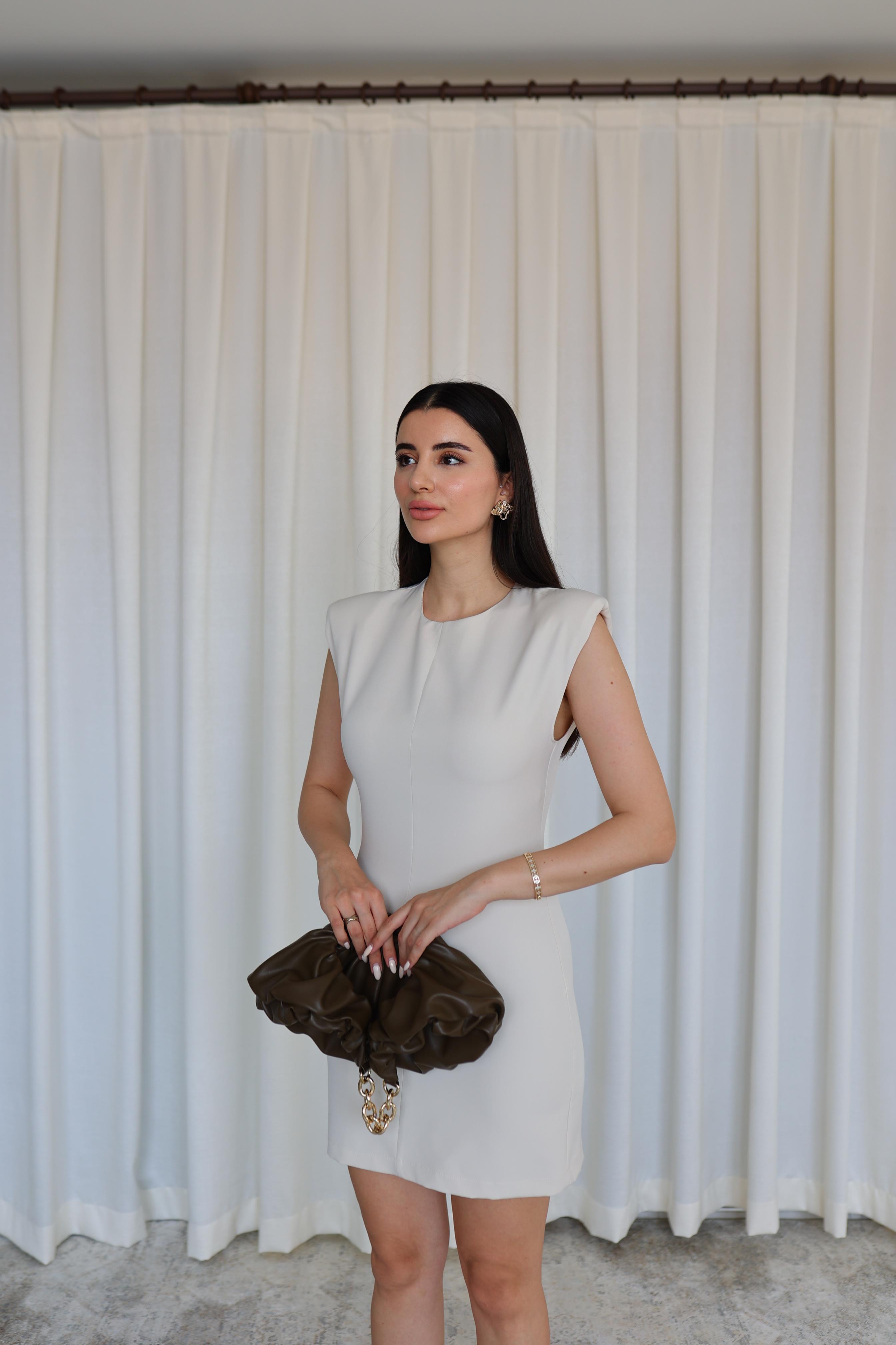 Vatkalı Ekru Elbise