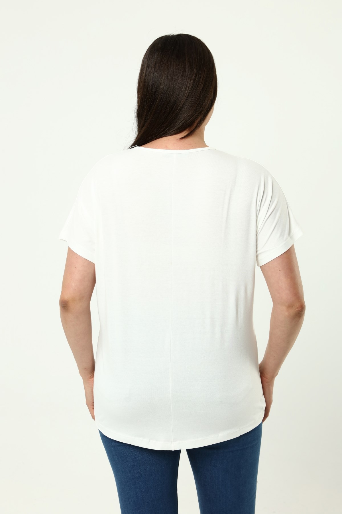 Büyük Beden Tayt Üstü Uzun Pamuklu Kısa Kollu Yaka Detaylı Tayt Üstüne  Model Şık Tshirt Beyaz