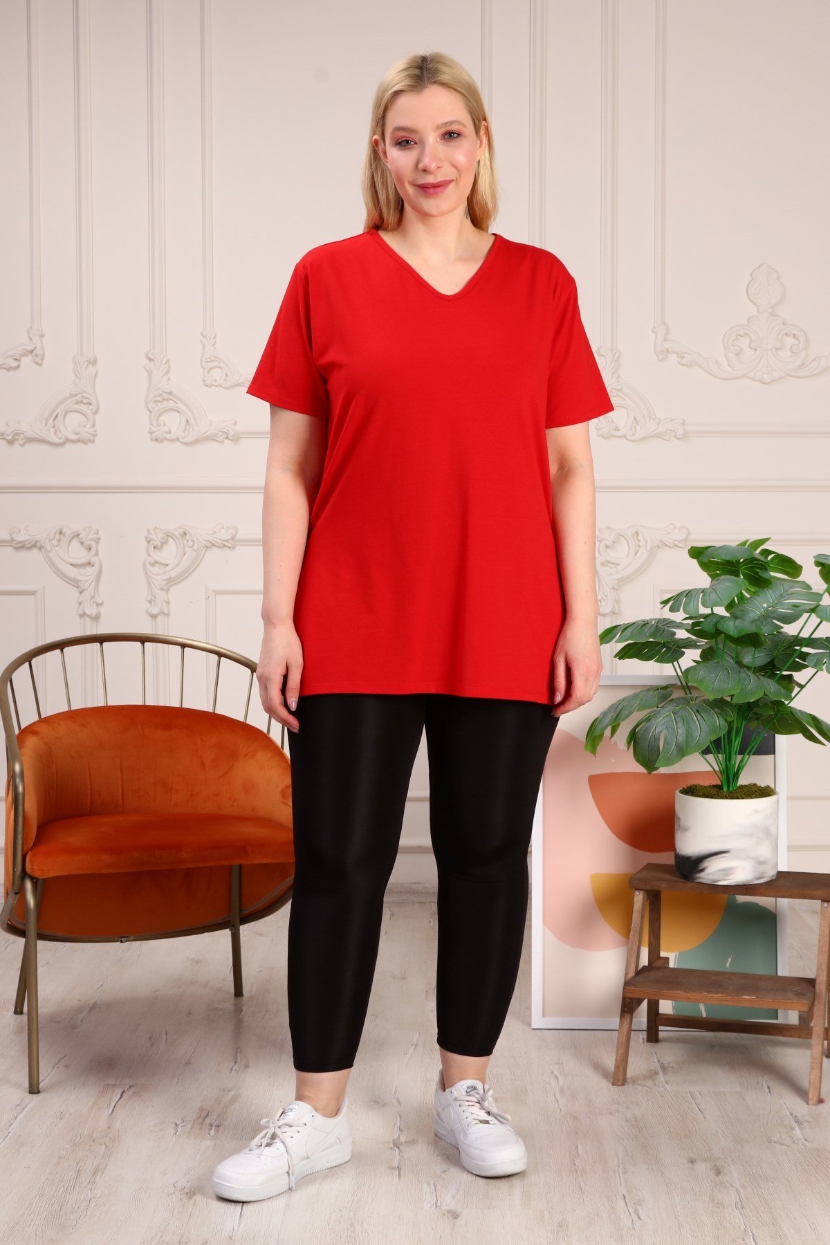 Büyük Beden V Yaka Yanları Yırtmaçlı Pamuklu Kırmızı Kadın Basıc  TişörtBüyük Beden Triko | Pantolon | Tulum | Şort | Elbise - Tarzım  SüperTarzım Süper online mağazamızda en trend ve en şık