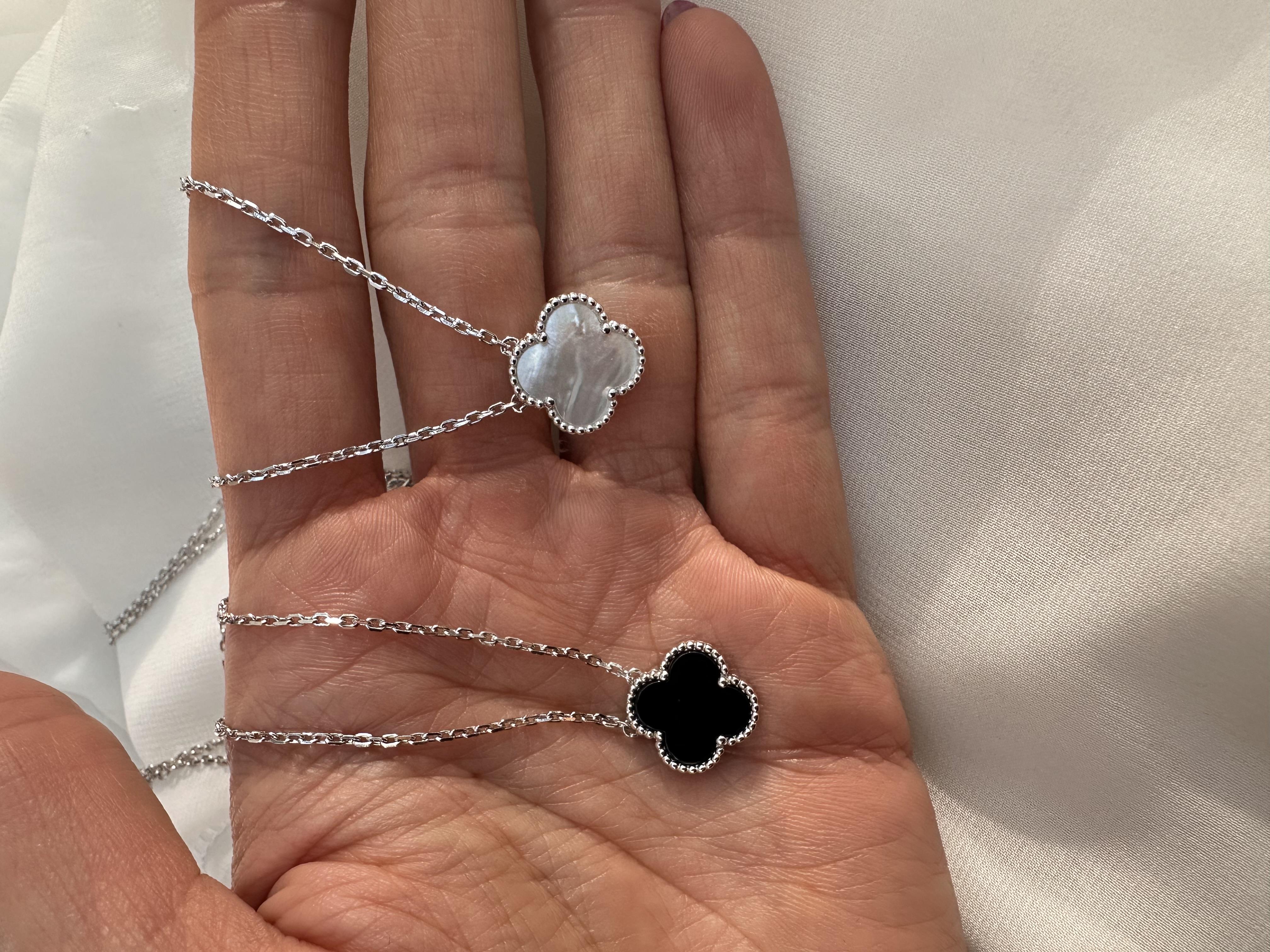 KolyeSiyah Taşlı Tekli Yonva Kolye Rodyum  