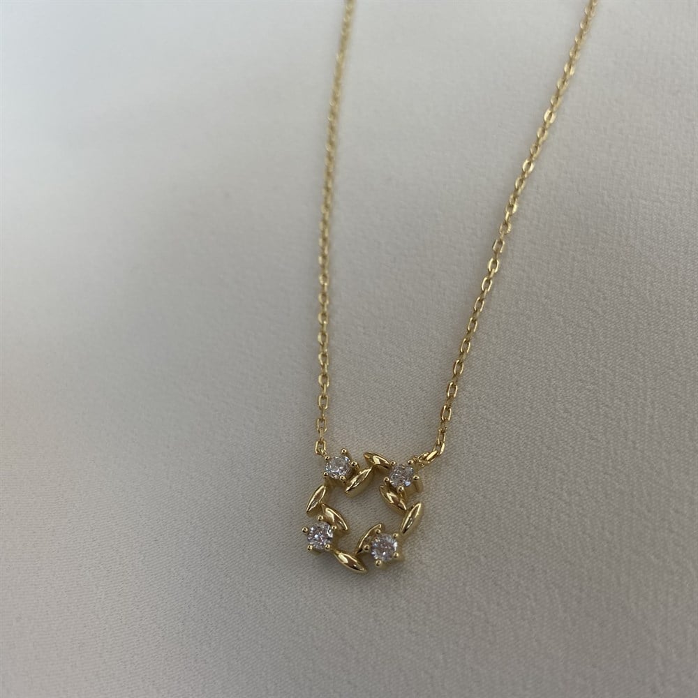 KolyeTaşlı Çelenk Kolye Gold