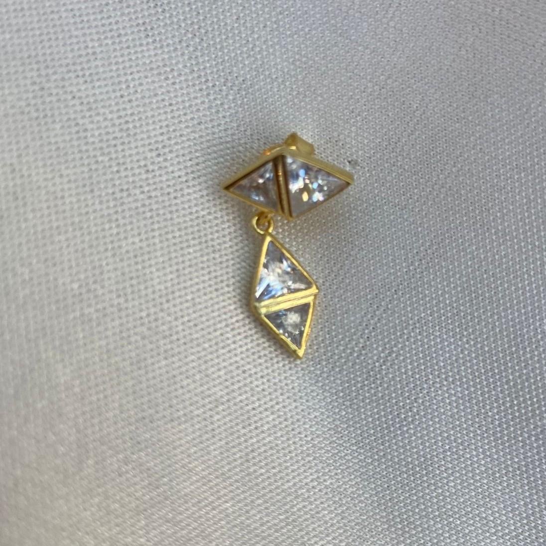 KüpeÜçgen Taş Tekli Küpe Gold