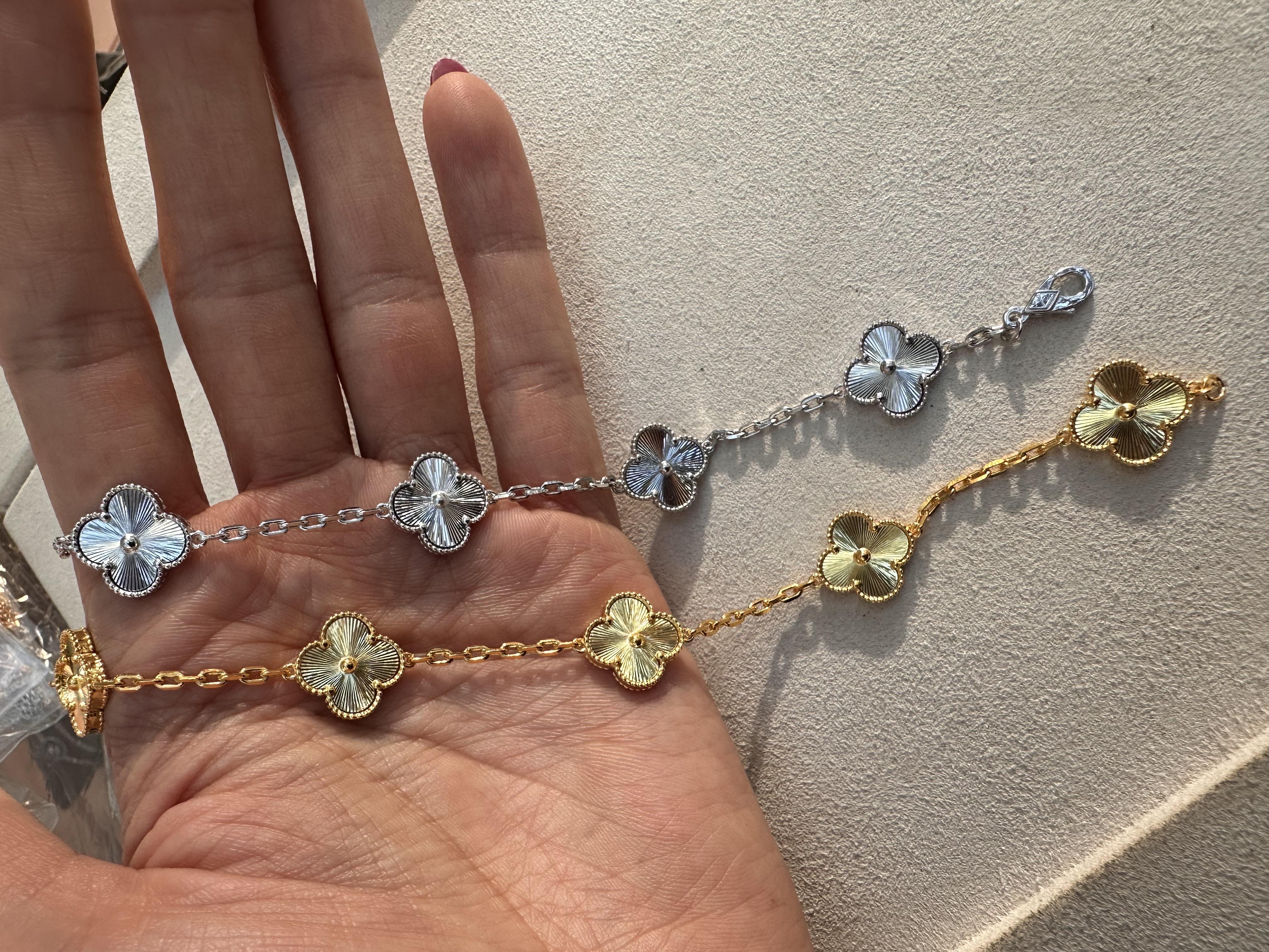 BileklikBeşli Gold Yonca Bileklik 