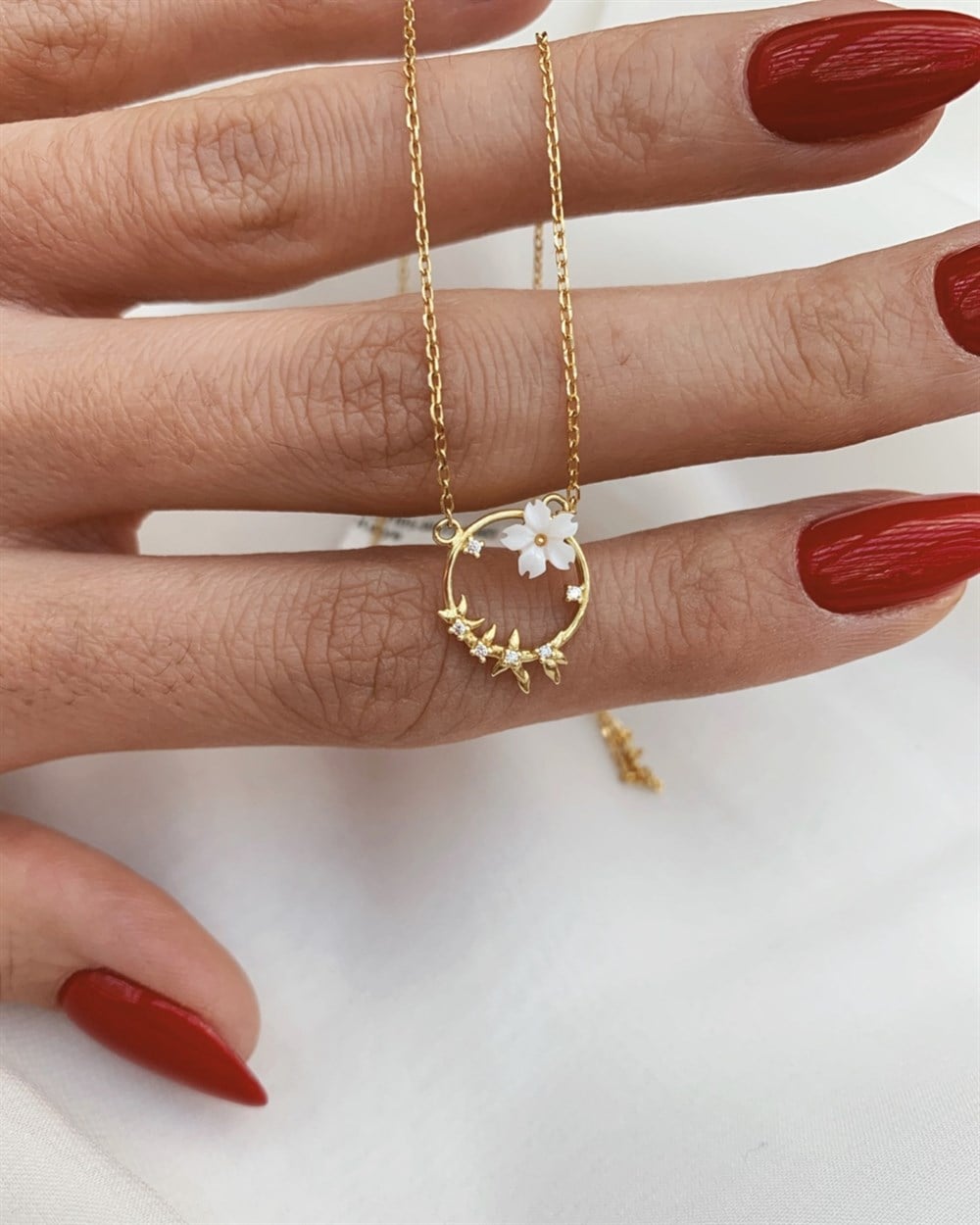 KolyeSarmaşık Halka Çiçek Kolye Gold