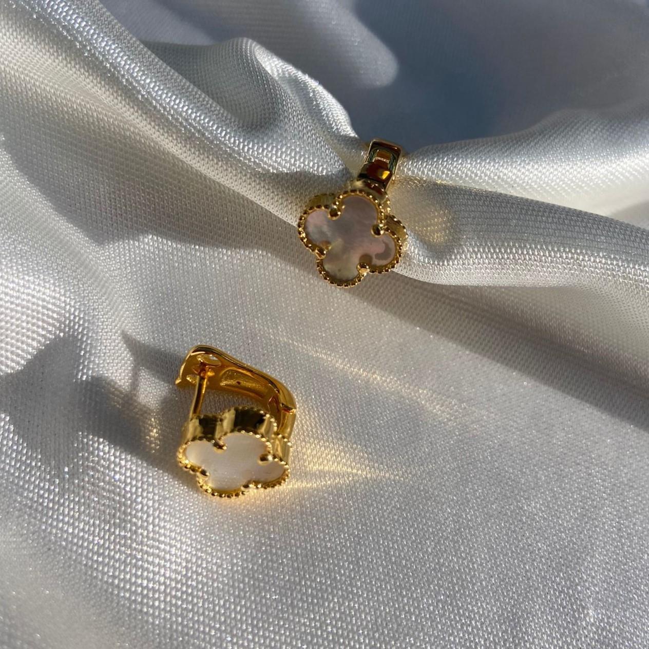 KüpeBeyaz Sedefli Mini Yonca Küpe Gold
