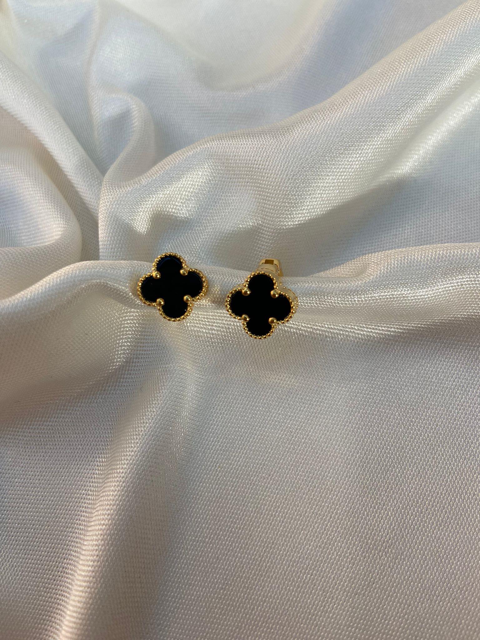 KüpeSiyah Taşlı Mini Yonca Küpe Gold