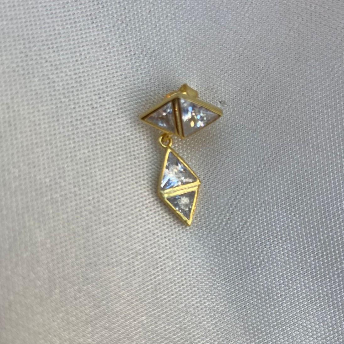 KüpeÜçgen Taş Tekli Küpe Gold