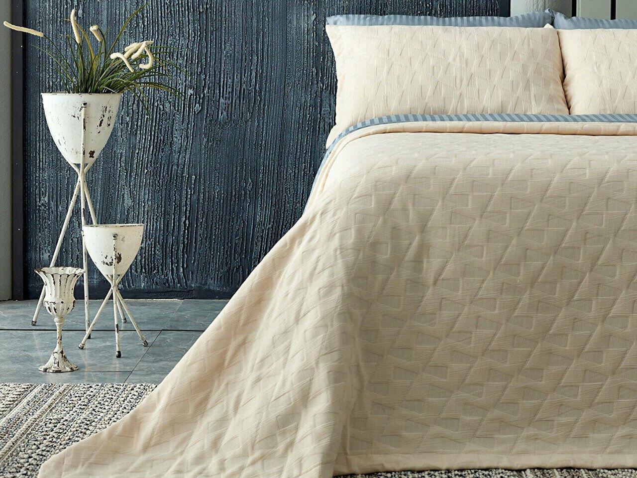 Arya Çift Kişilik Yatak Örtüsü KremÇift Kişilik Yatak Örtüsü