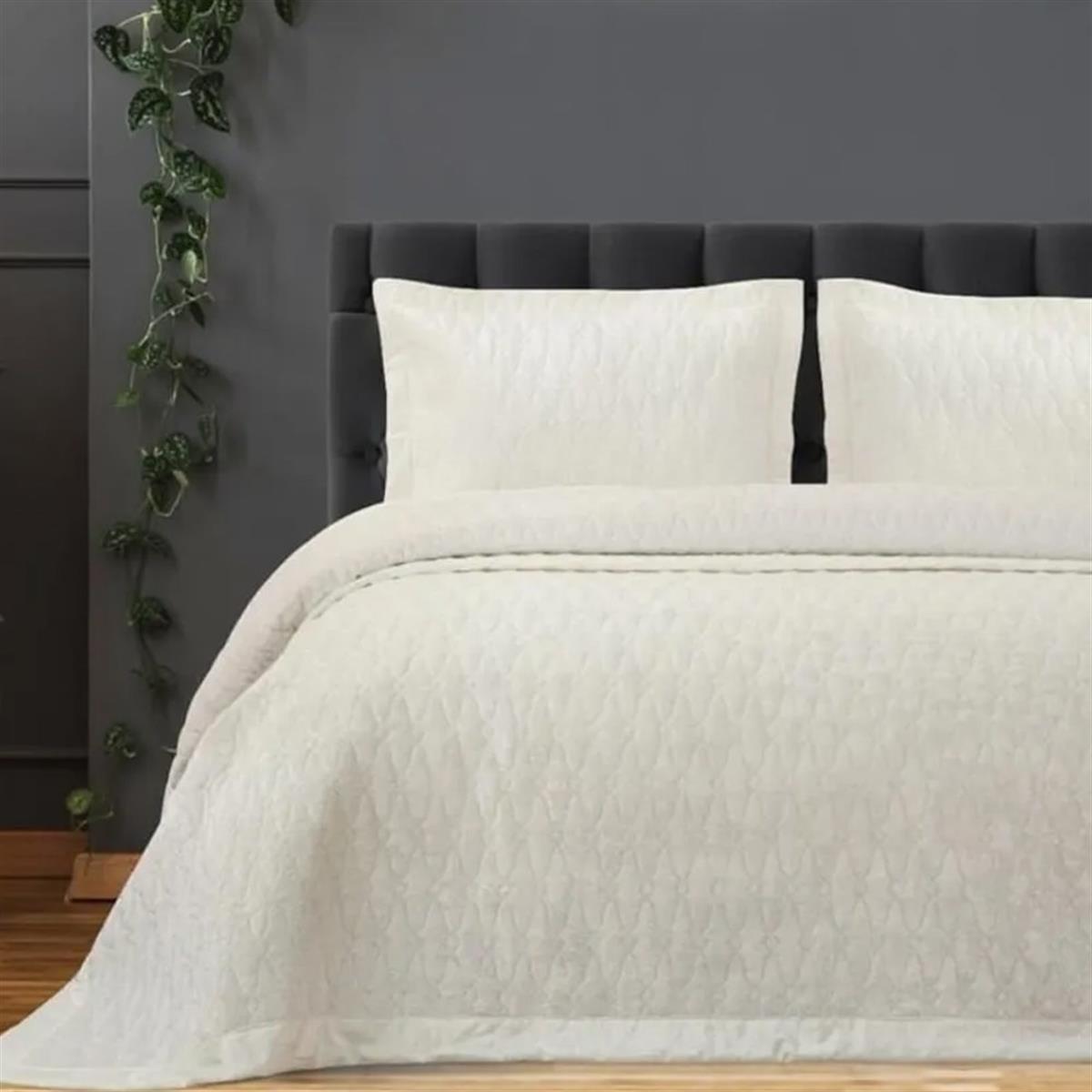Özdilek Yatak Örtüsü Nakışlı Kadife Art Deco Krem 240X250Çift Kişilik Yatak Örtüsü