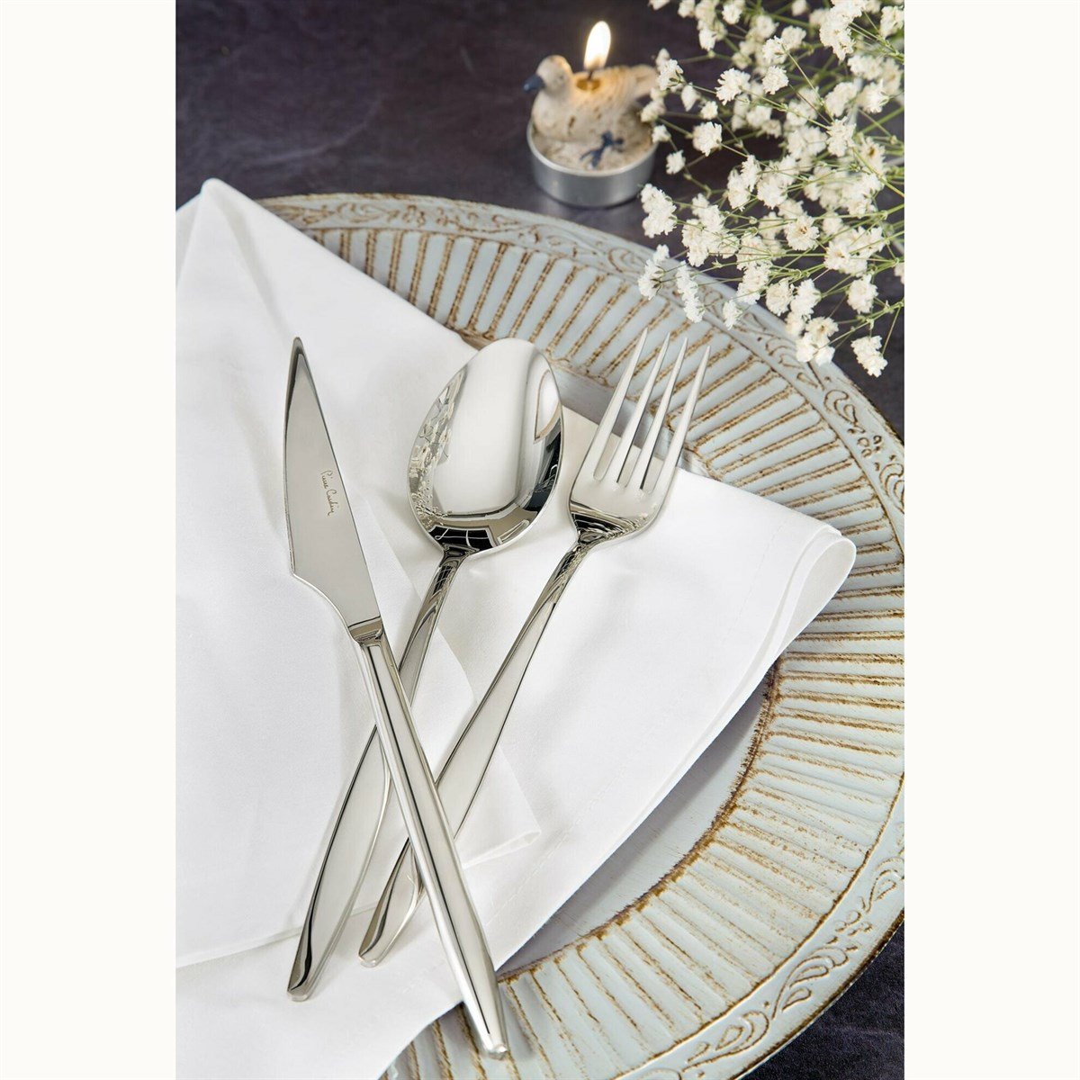 Metal  12 Adet Yemek Kaşığı  12 Adet Yemek Kaşığı  12 Adet Yemek Bıçağı  12 Adet Tatlı Kaşığı  12 Adet Tatlı Çatalı  12 Adet Tatlı Bıçağı  12 Adet Çay KaşığıÇatal Kaşık Bıçak Takımları