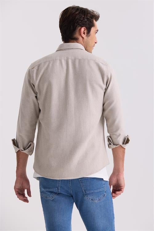Bej Slim Fit Düğmeli Yaka Cepli Gömlek