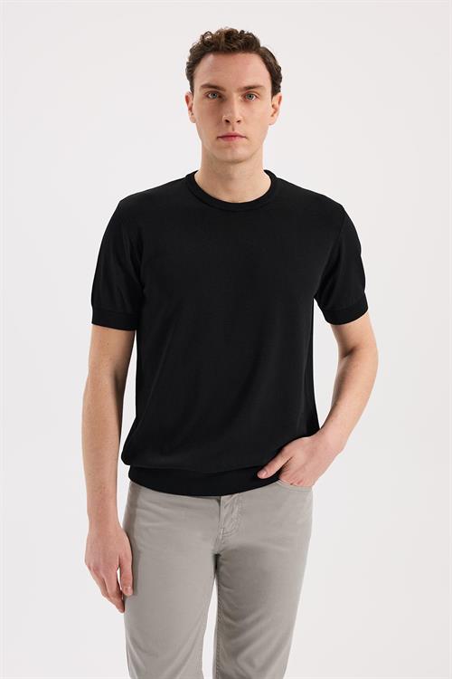 Siyah Dar Kalıp - Slim Fit T-Shirt Bisiklet Yaka