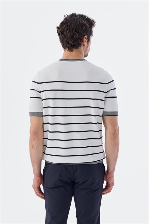 Dar Kalıp - Slim Fit Serili T-Shirt-Jakamen  Bisiklet Yaka  Serili