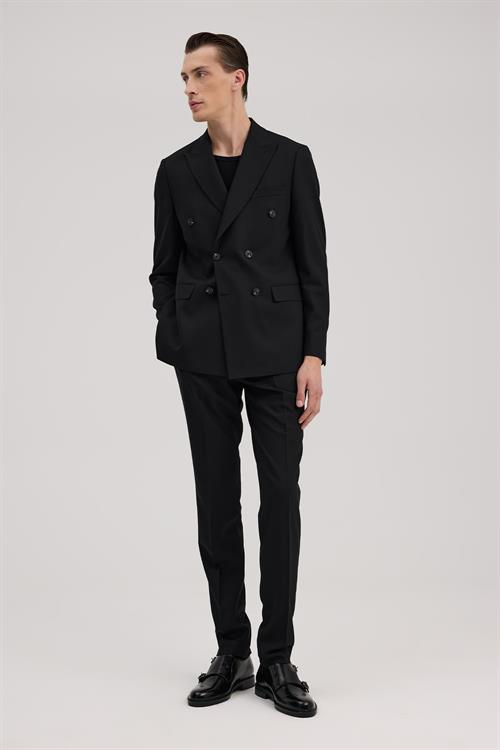 Siyah Dar Kalıp - Slim Fit Takım Elbise Sivri Yaka