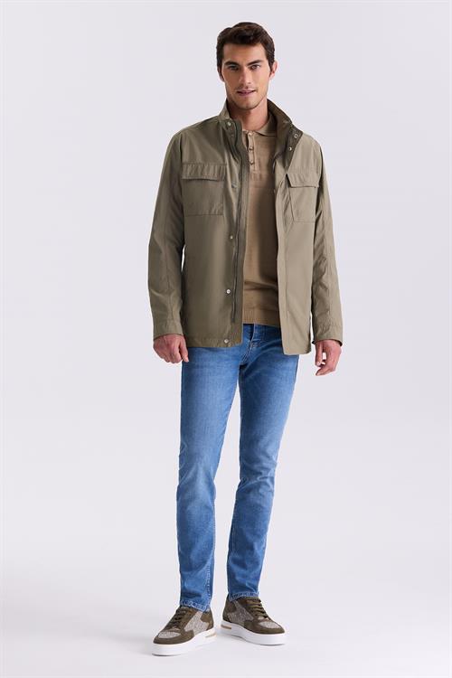 Haki Comfort Fit Dik Yaka Mevsimlik Spor Mont