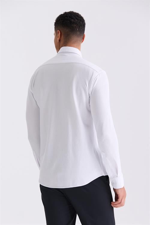 Beyaz Comfort Fit Yaka Düğmeli Gömlek