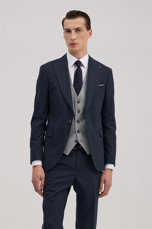 Lacivert Dar Kalıp - Slim Fit Takım Elbise Sivri Yaka