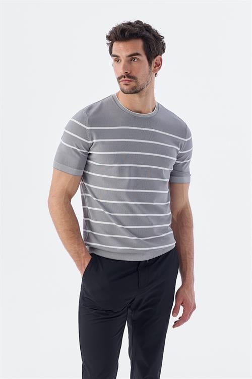 Dar Kalıp - Slim Fit Serili T-Shirt-Jakamen  Bisiklet Yaka  Serili