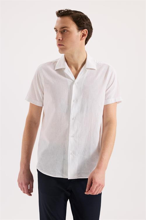 Beyaz Rahat Kalıp - Comfort Fit Gömlek Klasik Yaka