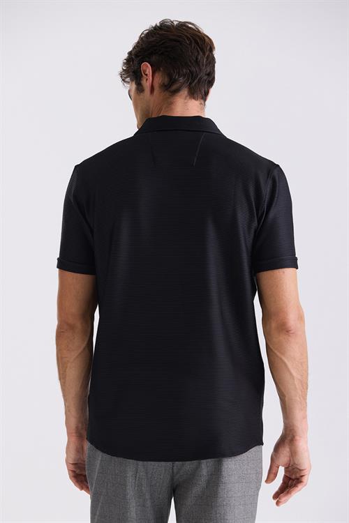 Siyah Slim Fit Gömlek Yaka Düğme Detaylı T-Shirt