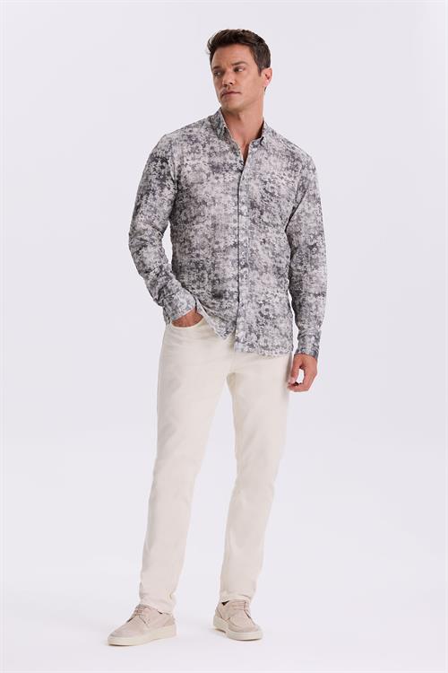 Siyah Desenli Düğmeli Yaka Comfort Fit Gömlek