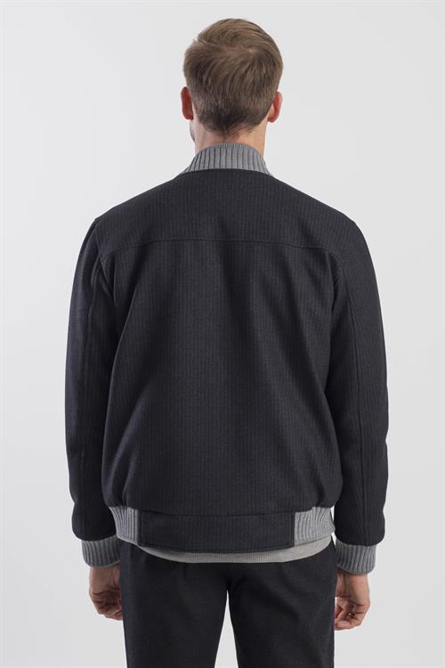 Siyah Comfort Fit Kolej Yaka Çizgili Mont