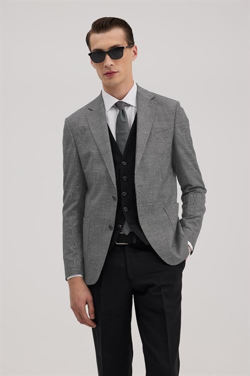 Siyah Dar Kalıp - Slim Fit Takım Elbise Sivri Yaka