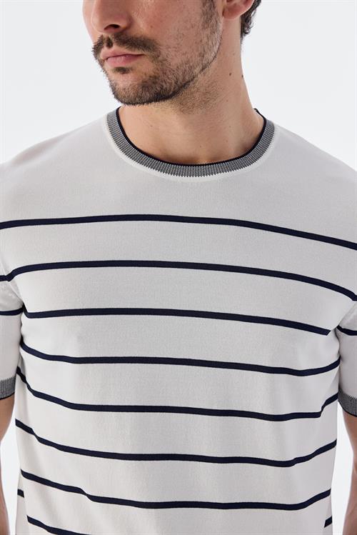 Dar Kalıp - Slim Fit Serili T-Shirt-Jakamen  Bisiklet Yaka  Serili