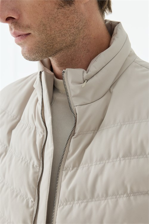 Bej Comfort Fit Dik Yaka Spor Mont Mont