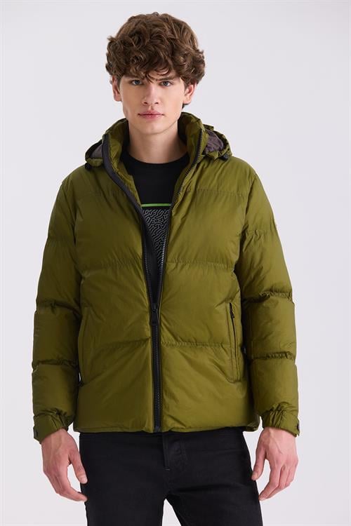 Haki Comfort Fit Kapüşonlu Kışlık Mont