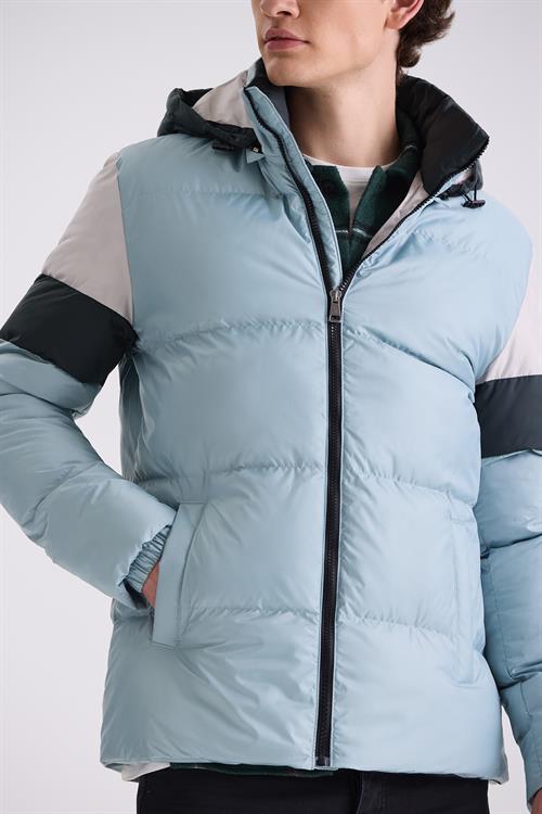Yeşil Comfort Fit Kapüşonlu Kışlık Mont