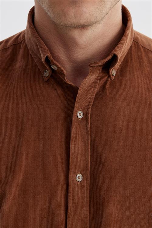 Taba Comfort Fit Düğmeli Yaka %100 Pamuklu Kadife Gömlek