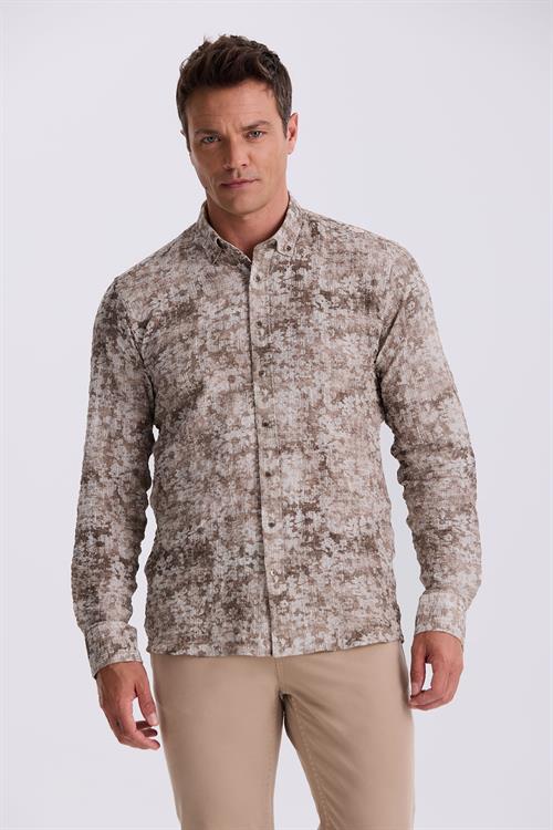 Kahve Desenli Düğmeli Yaka Comfort Fit Gömlek