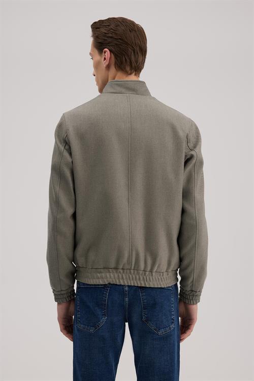 Bej Slim Fit Mono Yaka Cepli Ceket Görünümlü Mont